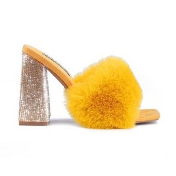Cape Robbin Heels Yellow Plush Fluffy Rhinestone Heels Sherpa Mules Womens Sz 8 - Picture 3 of 10